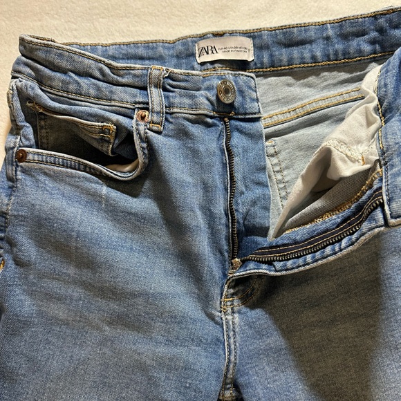 ZARA Size 8 Straight Leg Medium Wash Jeans Raw Frayed Hem - Picture 5 of 11